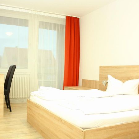 Hotel Krone Koenigsbrunn Exterior photo